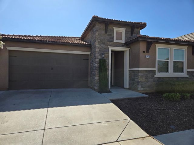 3416 Carmelita Avenue, Clovis, CA 93619