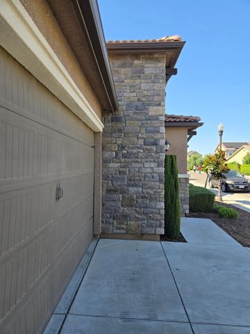 3416 Carmelita Avenue, Clovis, CA 93619
