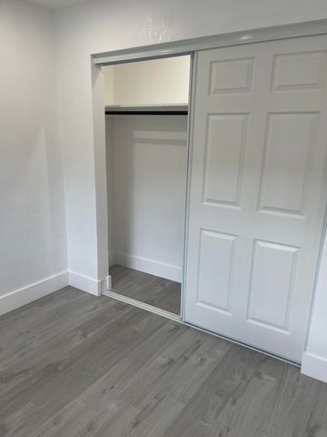 880 NW 8th Avenue, Pompano Beach, FL 33060