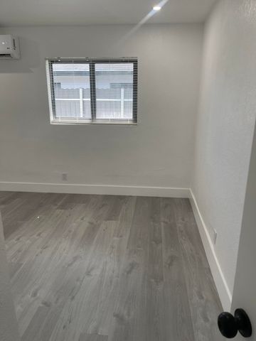 880 NW 8th Avenue, Pompano Beach, FL 33060