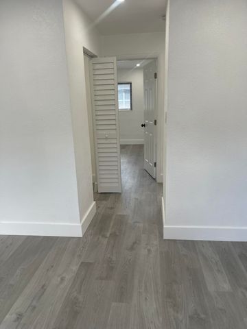880 NW 8th Avenue, Pompano Beach, FL 33060