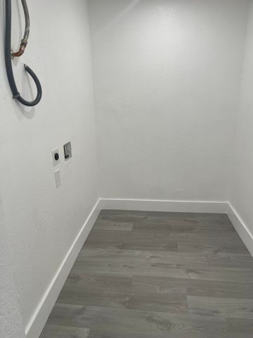 880 NW 8th Avenue, Pompano Beach, FL 33060