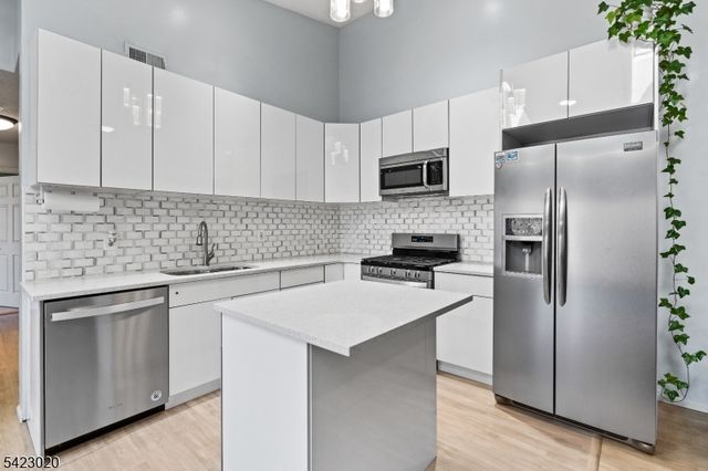 25 Chelsea Ct 25, Franklin Twp., NJ 08823