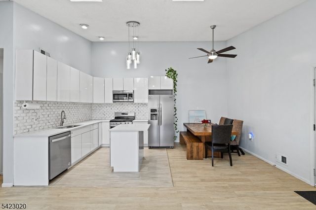 25 Chelsea Ct 25, Franklin Twp., NJ 08823