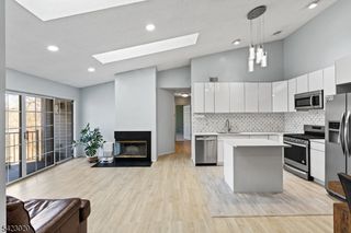25 Chelsea Ct 25, Franklin Twp., NJ 08823
