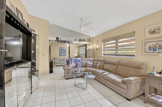 6234 Pointe Regal Circle, Delray Beach, FL 33484