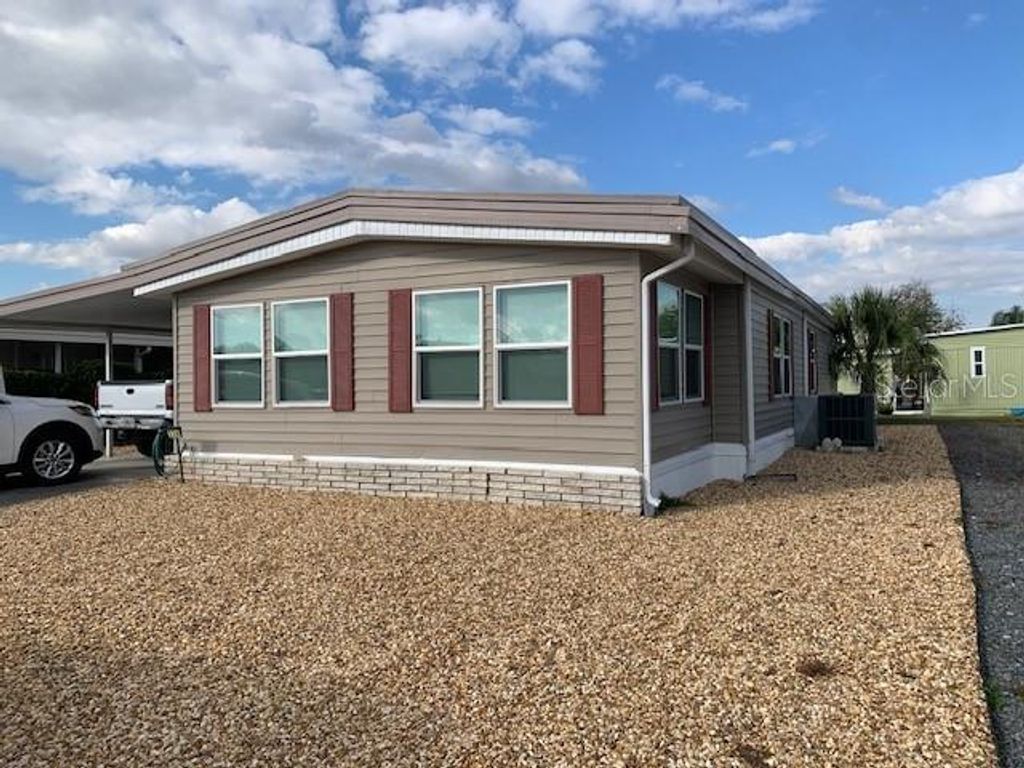 Image 1 of property listing at 238 KELOU COURT, Leesburg, FL 34788