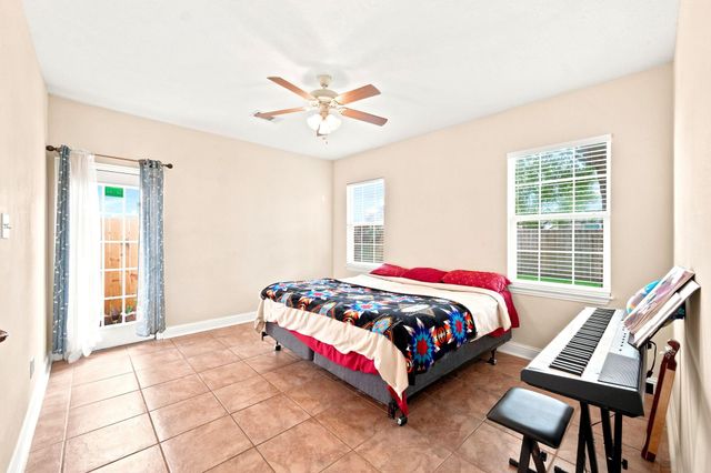 3219 Sapphire Star Drive, Houston, TX 77082