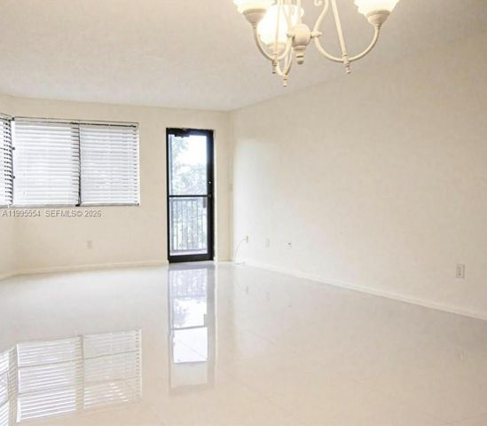 20850 San Simeon Way 408-5, Miami, FL 33179