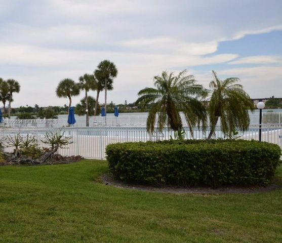 20850 San Simeon Way 408-5, Miami, FL 33179