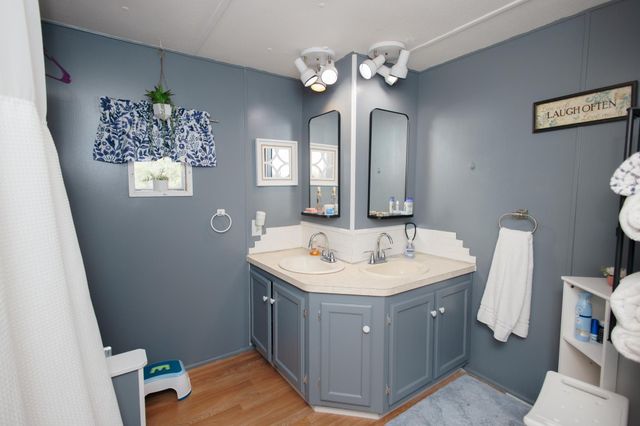 2713 Benlana Court, Maplewood, MN 55119