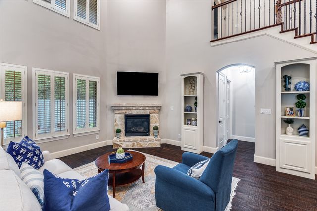 2242 Forest Hollow Park, Dallas, TX 75228