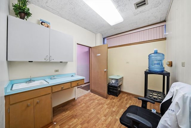 5346 W 95th Street, Oak Lawn, IL 60453