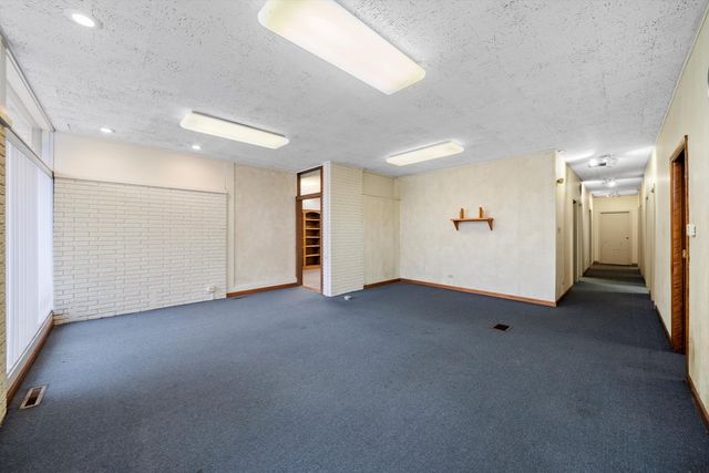 5346 W 95th Street, Oak Lawn, IL 60453