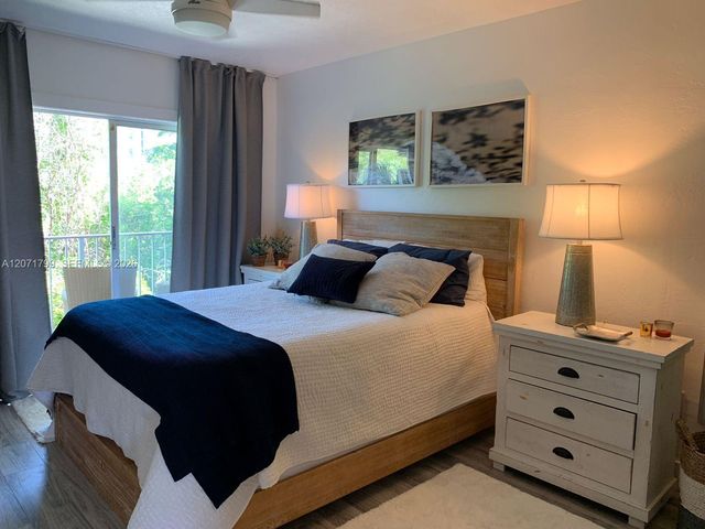 1860 Venice Park Drive 206, North Miami, FL 33181
