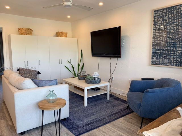 1860 Venice Park Drive 206, North Miami, FL 33181