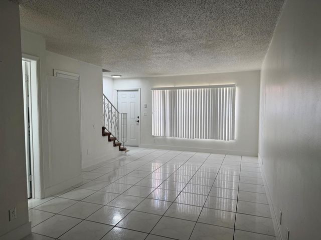 2552 NW 52nd Avenue B19, Lauderhill, FL 33313