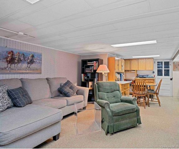65-41 77th Place, Middle Village, NY 11379