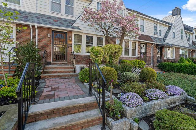 65-41 77th Place, Middle Village, NY 11379