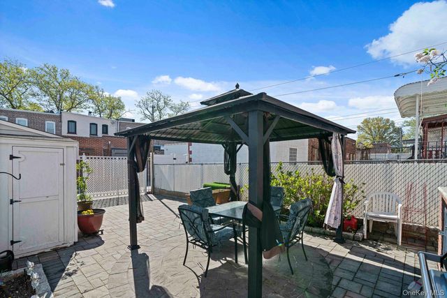 65-41 77th Place, Middle Village, NY 11379