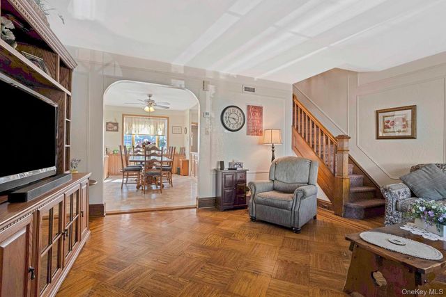 65-41 77th Place, Middle Village, NY 11379