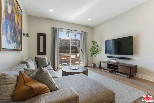 13337 Beach Avenue 106, Marina Del Rey, CA 90292