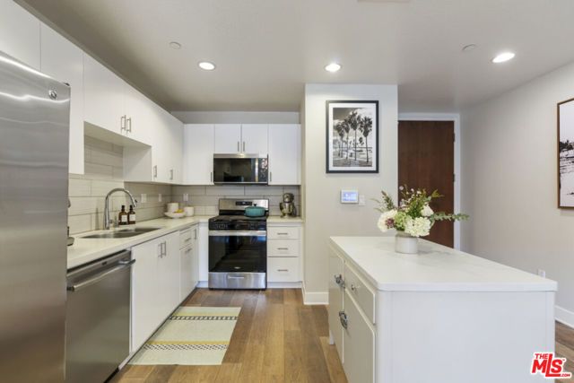 13337 Beach Avenue 106, Marina Del Rey, CA 90292