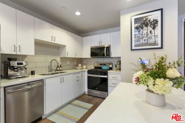 13337 Beach Avenue 106, Marina Del Rey, CA 90292