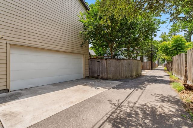 815 E 27th Street, Houston, TX 77009