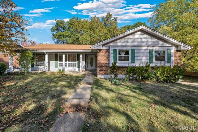 1115 Dutch Mill Drive, Ballwin, MO 63011