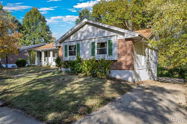 1115 Dutch Mill Drive, Ballwin, MO 63011