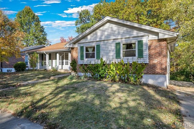 1115 Dutch Mill Drive, Ballwin, MO 63011