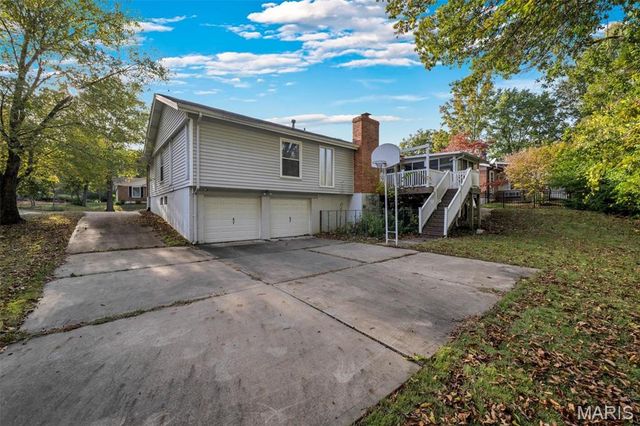 1115 Dutch Mill Drive, Ballwin, MO 63011