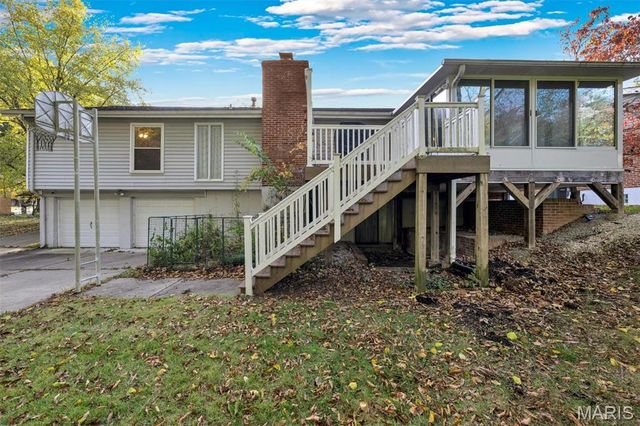 1115 Dutch Mill Drive, Ballwin, MO 63011