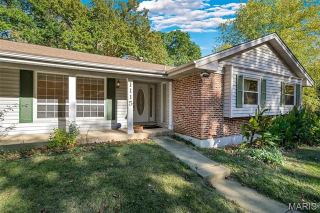 1115 Dutch Mill Drive, Ballwin, MO 63011