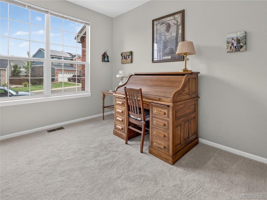 Image 4 of property listing at 9751 Golden Eagle Avenue, Highlands Ranch, CO 80129