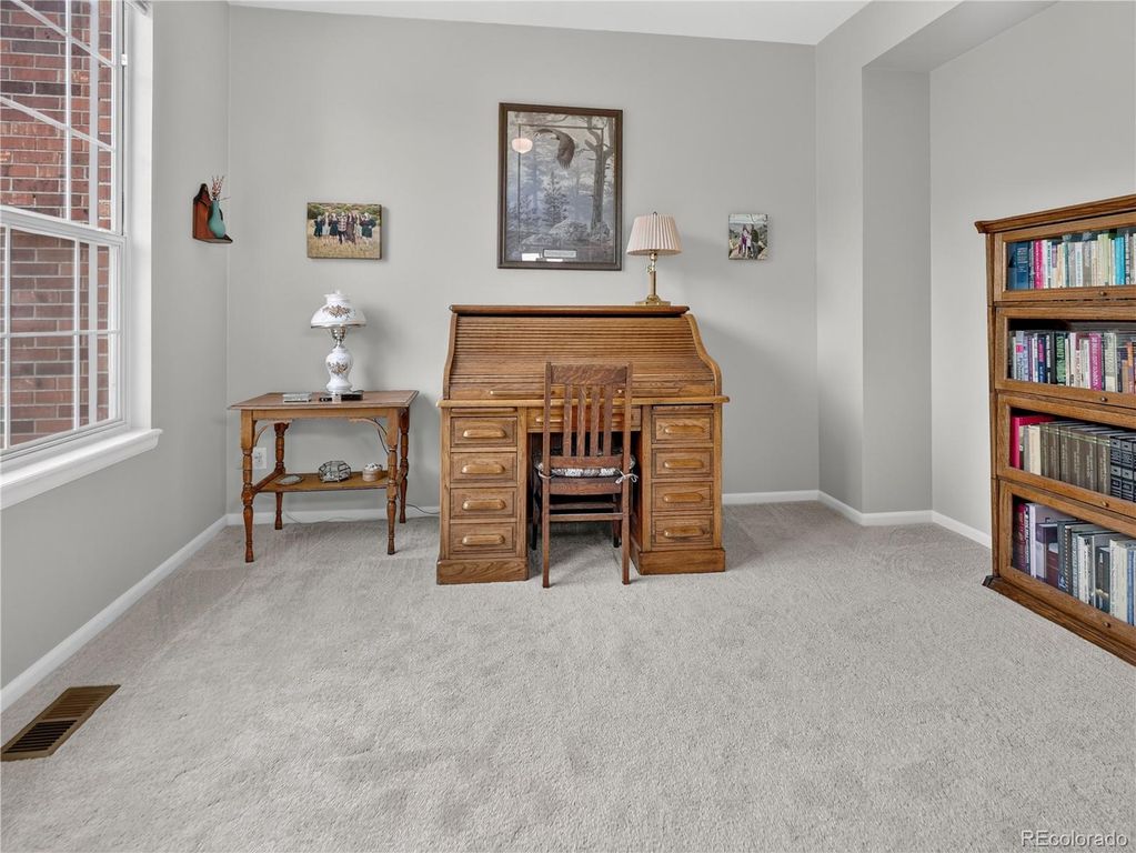 Image 5 of property listing at 9751 Golden Eagle Avenue, Highlands Ranch, CO 80129