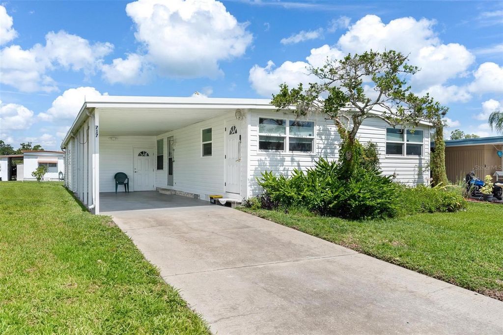 717 W COACH N FOUR DRIVE, Leesburg, FL 34748