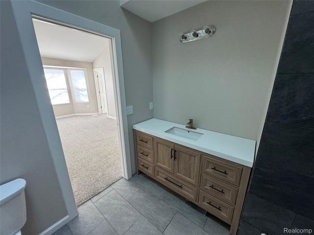 115 N Georgetown Square 10, Royal Oak, MI 48067