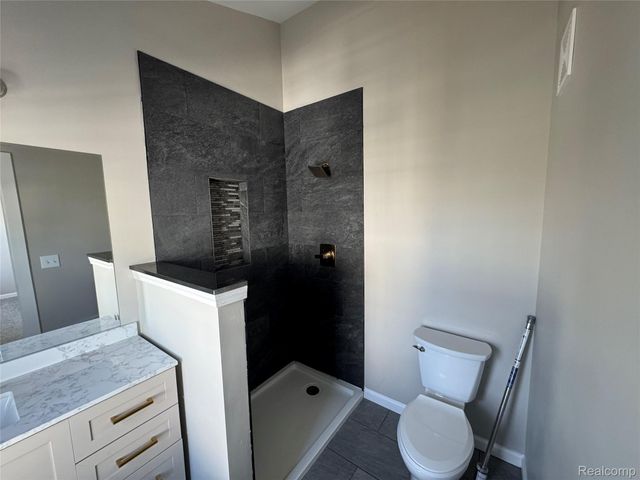 115 N Georgetown Square 10, Royal Oak, MI 48067