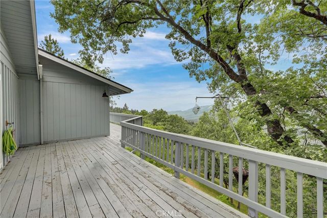 30396 Live Oak Drive, Running Springs, CA 92382