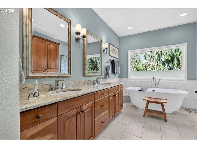 13709 Ne 45TH Pl, Vancouver, WA 98686