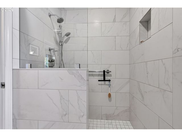13709 Ne 45TH Pl, Vancouver, WA 98686