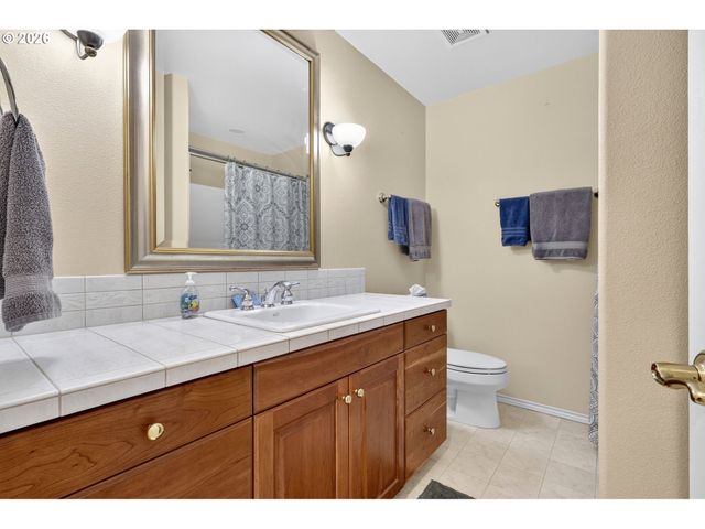 13709 Ne 45TH Pl, Vancouver, WA 98686