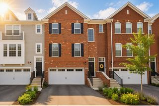 2527 Huntleigh Lane, Woodridge, IL 60517