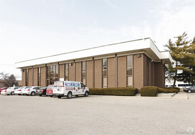 23999 W 10 Mile Road, Southfield, MI 48033