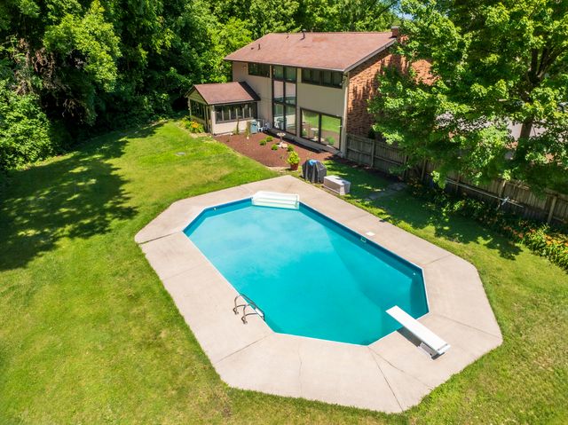 1552 W Horseshoe Bend, La Porte, IN 46350