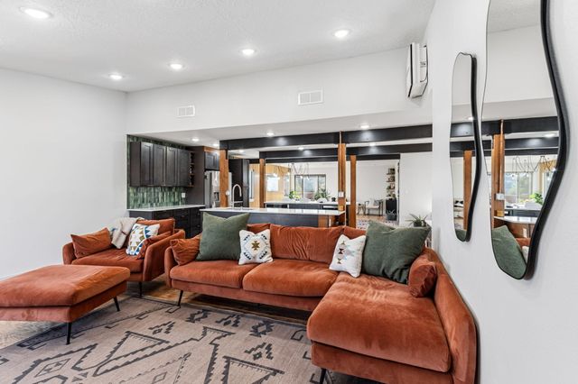 10317 La Paz Drive NW, Albuquerque, NM 87114