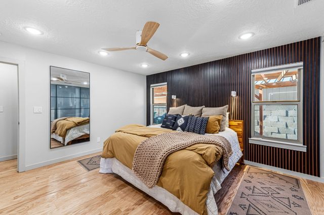 10317 La Paz Drive NW, Albuquerque, NM 87114