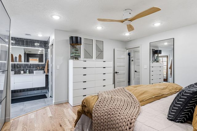 10317 La Paz Drive NW, Albuquerque, NM 87114